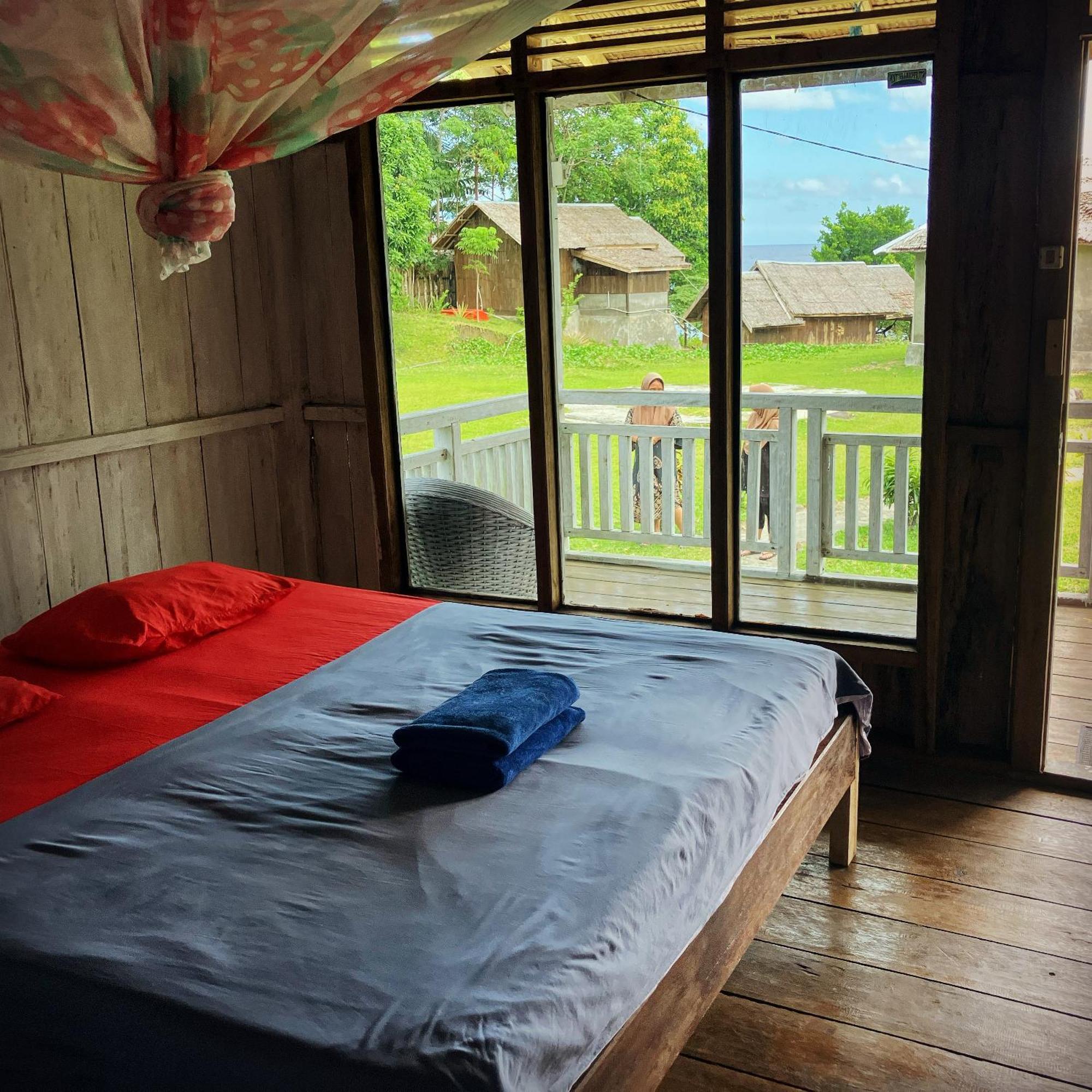 Pristine Paradise Dive Resort - Togean Islands, Una Una Pulau Unauna المظهر الخارجي الصورة