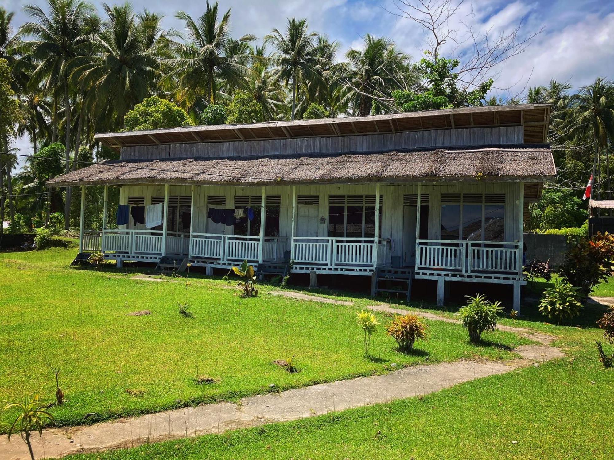 Pristine Paradise Dive Resort - Togean Islands, Una Una Pulau Unauna المظهر الخارجي الصورة