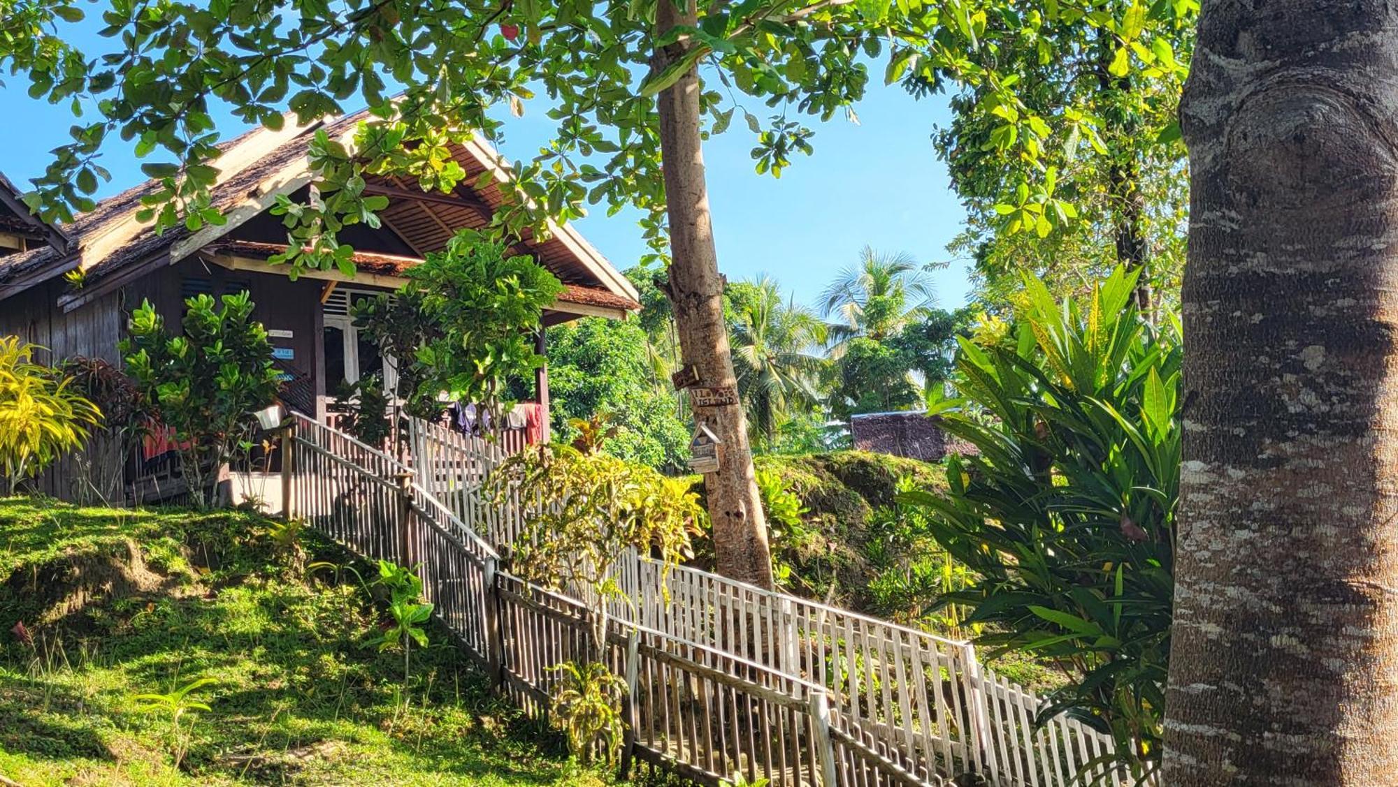 Pristine Paradise Dive Resort - Togean Islands, Una Una Pulau Unauna المظهر الخارجي الصورة