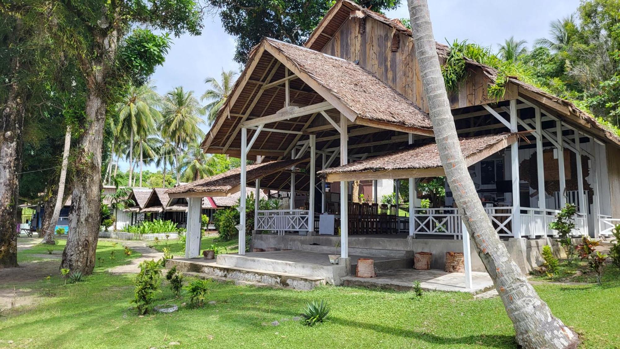 Pristine Paradise Dive Resort - Togean Islands, Una Una Pulau Unauna المظهر الخارجي الصورة